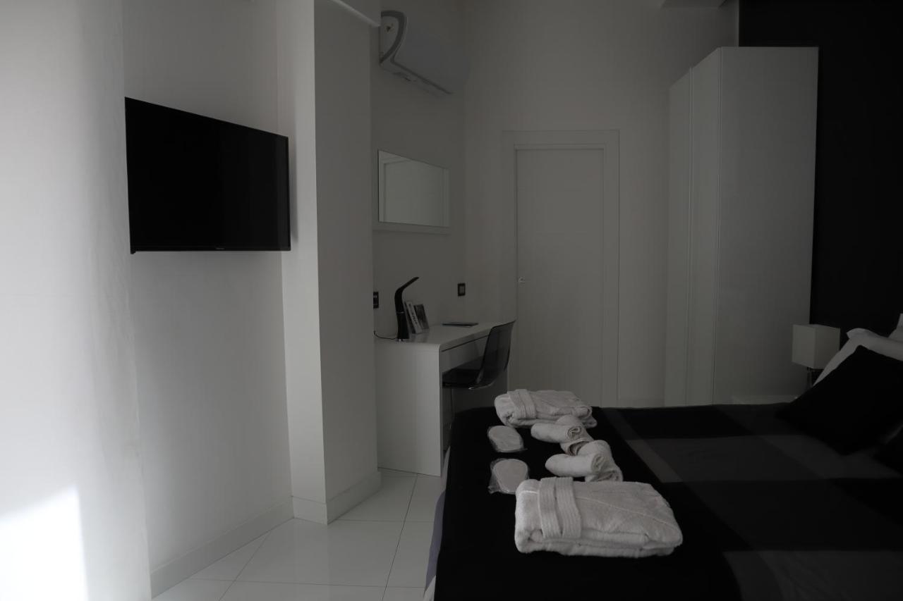 Rettifilo 201 Exclusive Rooms Napoli Esterno foto