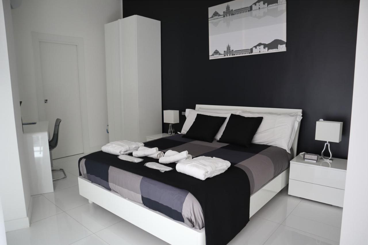 Rettifilo 201 Exclusive Rooms Napoli Esterno foto
