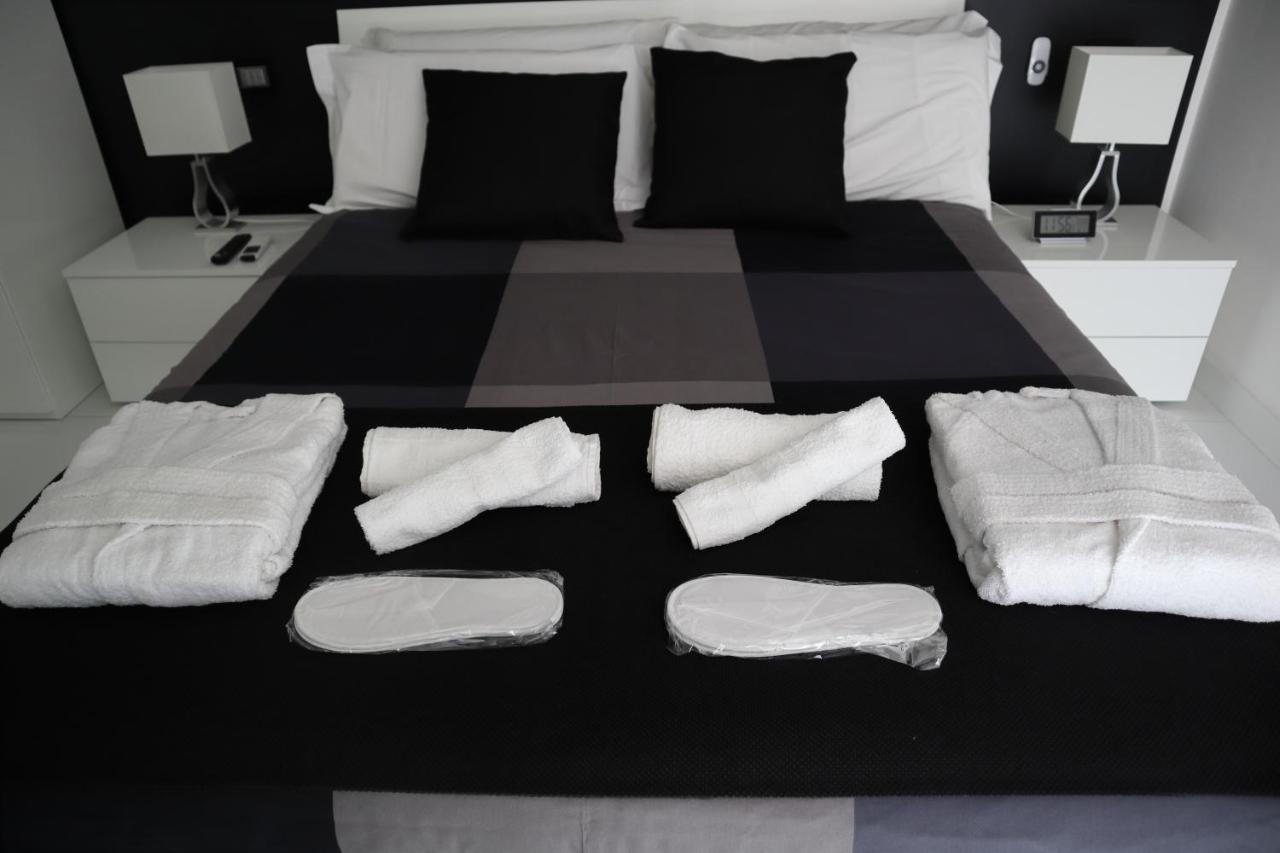 Rettifilo 201 Exclusive Rooms Napoli Esterno foto