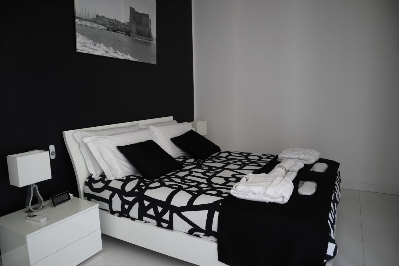 Rettifilo 201 Exclusive Rooms Napoli Esterno foto