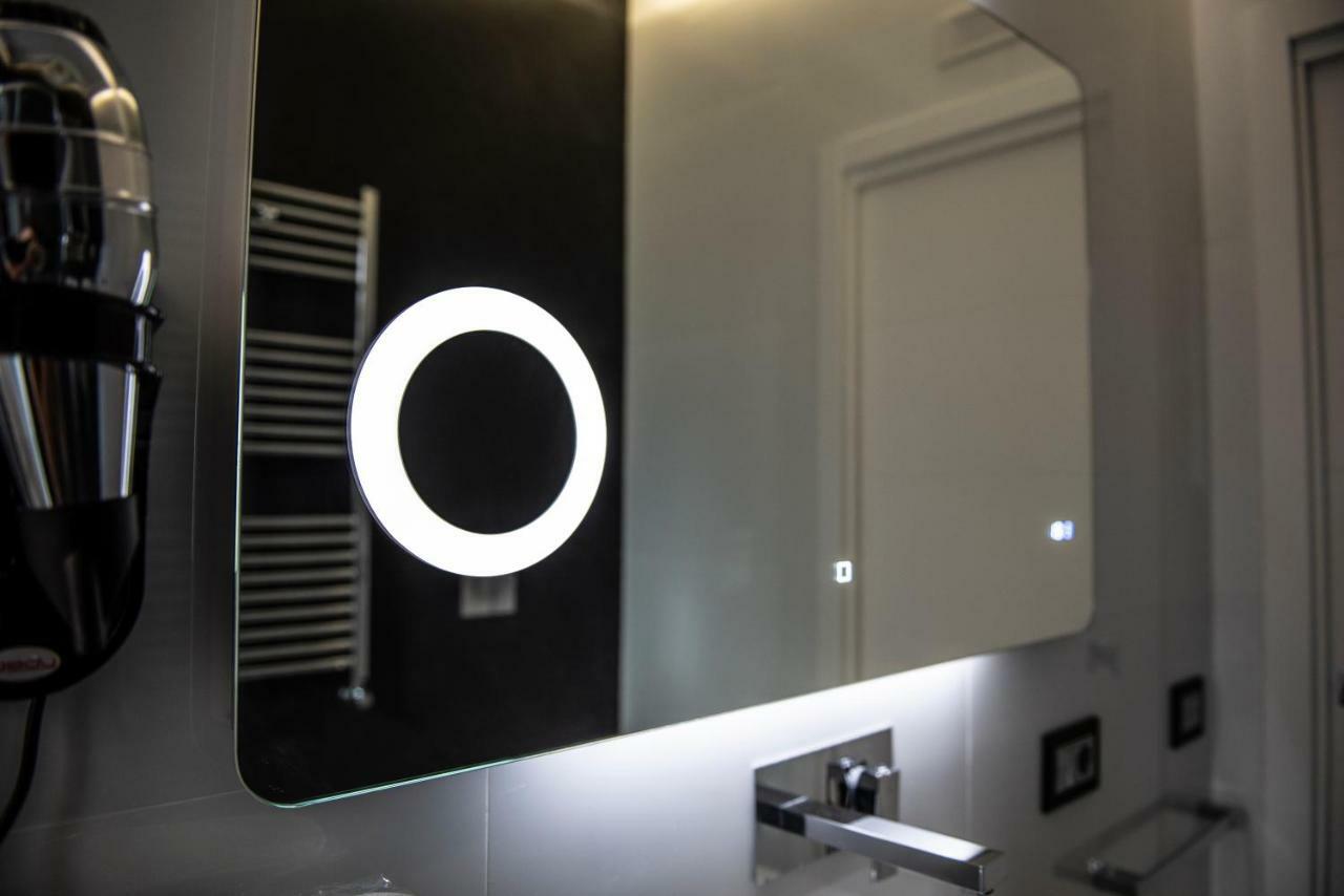 Rettifilo 201 Exclusive Rooms Napoli Esterno foto