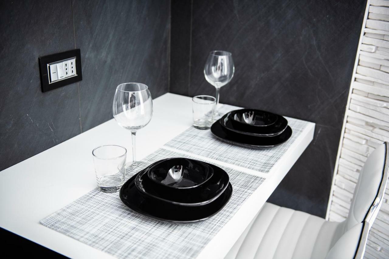 Rettifilo 201 Exclusive Rooms Napoli Esterno foto